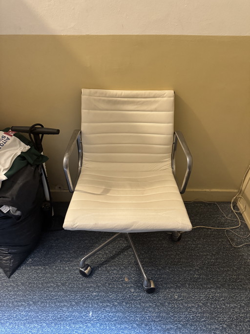 Sedia da ufficio Eames ICF in pelle bianca originale