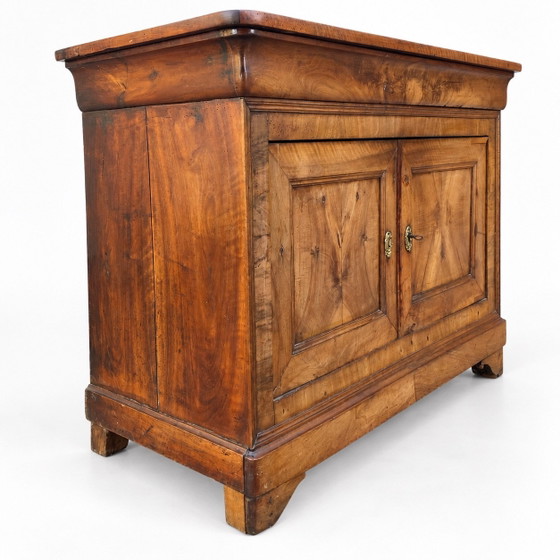 Louis-Philippe Sideboard aus Nussbaumholz aus dem 19. Jahrhundert (photo 4 of 7)
