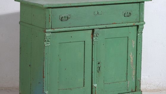 Central European chest of drawers with original green paint – Tyrol, circa 1890 – Brass, Rustic (photo 3 of 40)