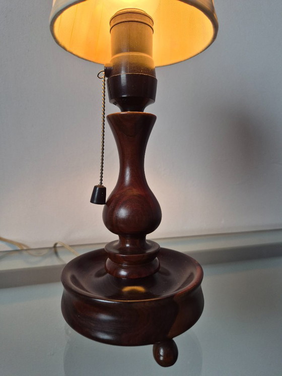 Image 1 of Lampe de table/de chevet japonaise vintage en bois