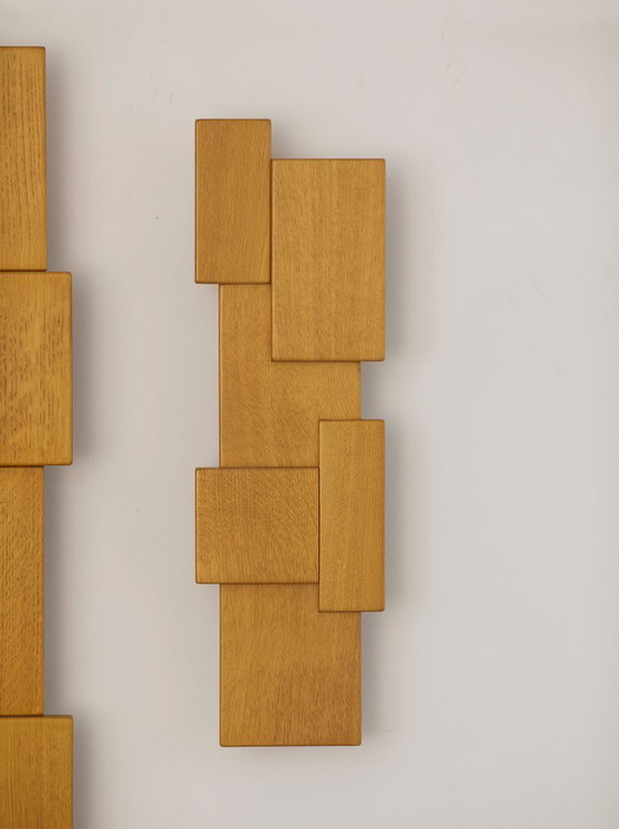 Image 1 of Paire d'appliques Modernistes artisanales en bois massif (chêne) vintage Circa 1980