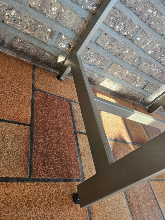 Image 1 of Tavolino moderno in legno con struttura in metallo8