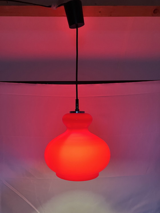 Image 1 of Lampada a sospensione vintage in vetro rosso ciliegia Peill & Putzler, anni '60