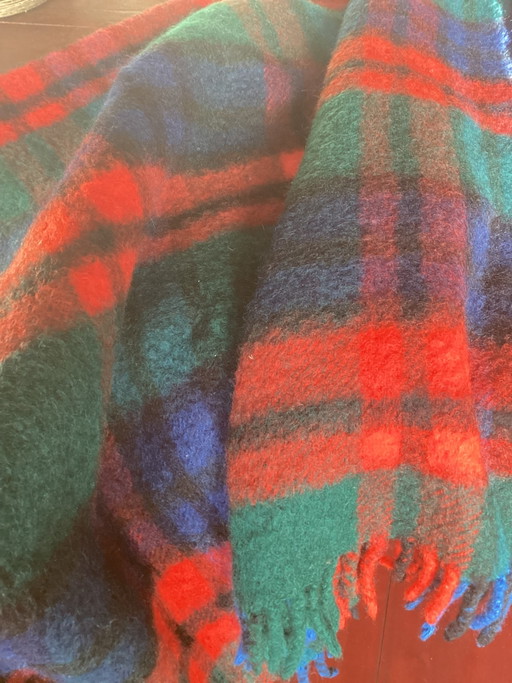 Pure wool throw 170x140 – Kinfill, cadeaus (photo 2 of 5)