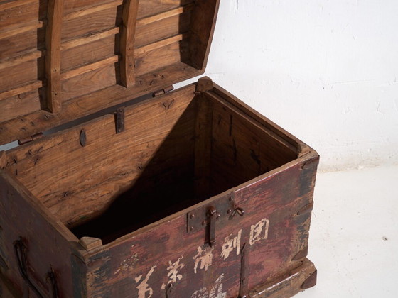 Baule antico rinforzato in ferro in legno di pino – Cina, circa 1900 – Armadi contenitori, Iron, Rustic (photo 36 of 40)