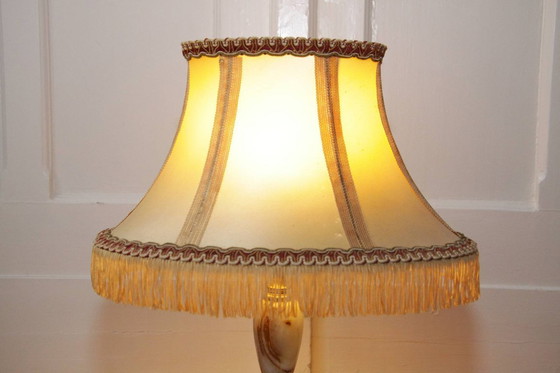 Image 1 of Tafellamp Tafellamp messing natuursteen franjes 70s J Vintage