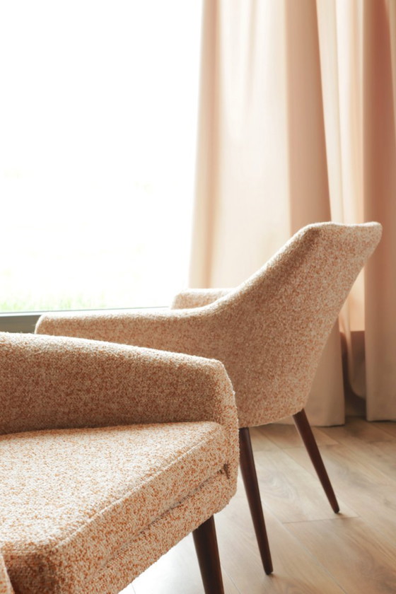 Image 1 of Set van 2 Clubfauteuils Vintage Paire Lounge Chairs Tijdloze Boucle Wit & Oranje Stoffering