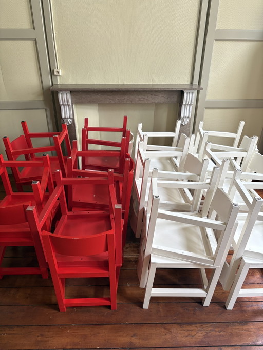 Lot 22 Atelier Van Lieshout Stoelen Rood & Wit – Moooi, eetkamerstoelen, Wood