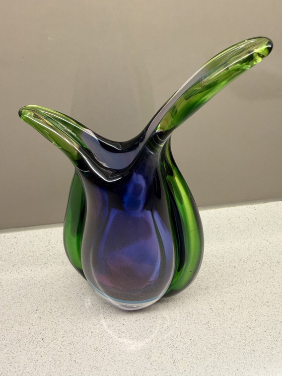 Vaso vintage di Murano sommerso - verde scultoreo, blu, viola e rosa - circa 1960 – Vasi, Glass (photo 8 of 13)