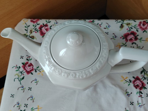 Rosenthal classic rose Maria white teapot like new