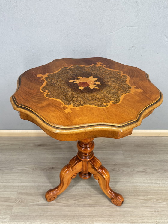 Image 1 of Französischer Beistelltisch aus Holz Weintisch mit Intarsien