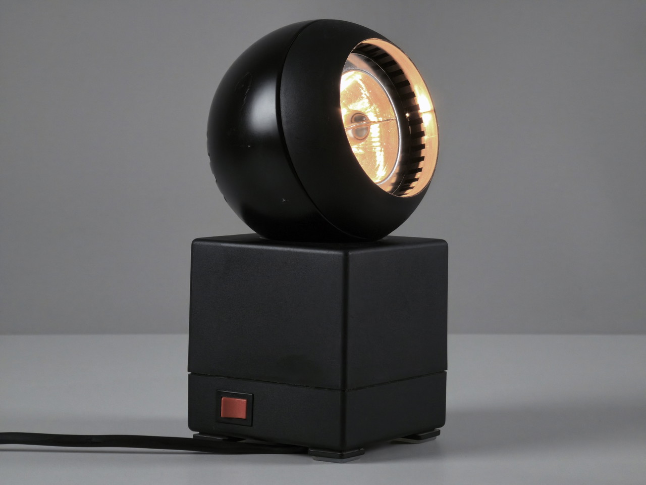 1980s Vintage Modernist OSRAM Model 43602 Halogen Table Spot Light By Schlagheck Schultes Design.