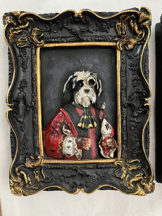 Image 1 of 2x Portrait en relief (3d) de chiens en tenue classique