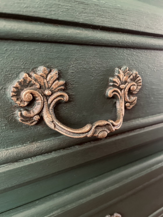 Image 1 of Cómoda elegante con flores