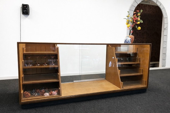 Image 1 of Comptoir/vitrine de magasin vintage, vers 1950