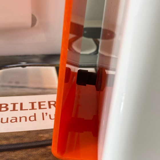 Image 1 of Coppia di applique da parete in plexiglass arancione degli anni '70