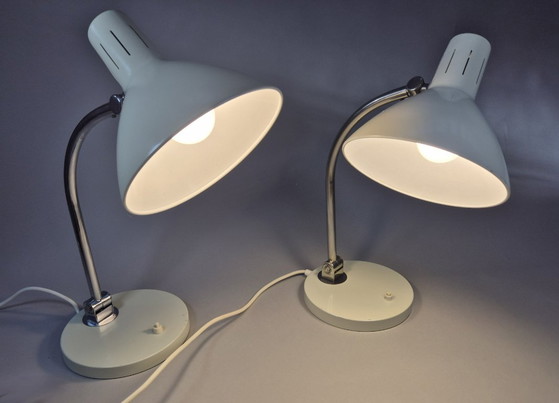 Twee metalen tafellampen, lichtgrijs, Hala, Metaal, Chroom, Vintage (foto 9 van 10)