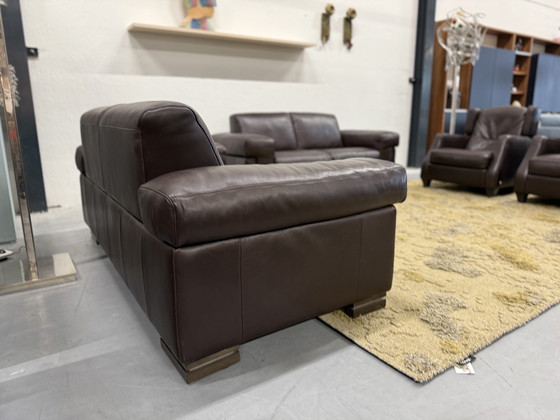 Image 1 of (2) Divano Natuzzi e 2 poltrone Amadeus in pelle marrone
