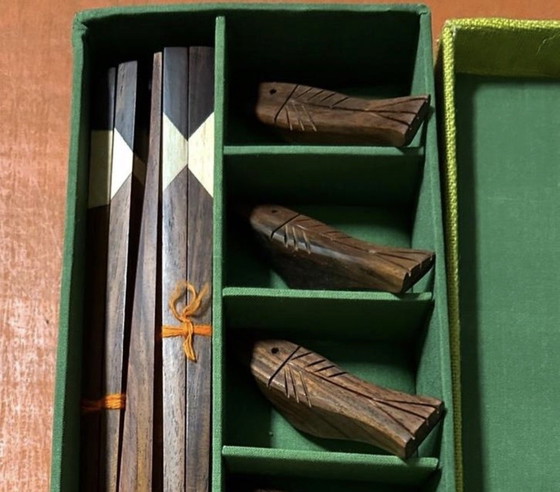 Image 1 of Vintage Japanese chopstick set with fish-shaped chopstick rests – wooden set in original box
