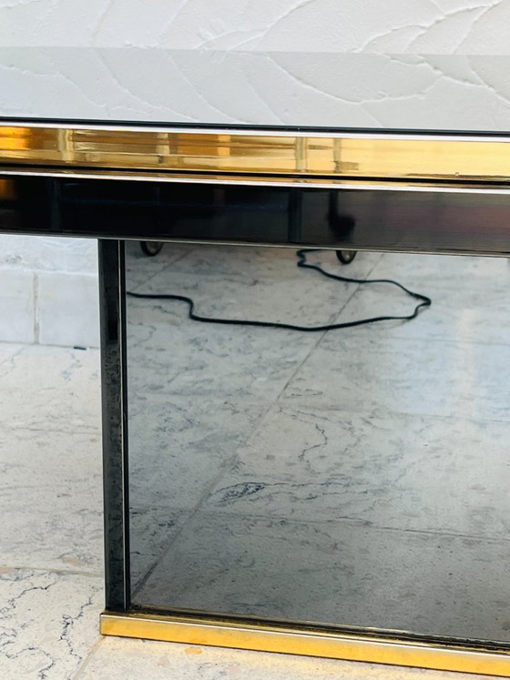 Tweekleurige salontafel van messing en zwart spiegelglas van Fedam (photo 12 of 18)