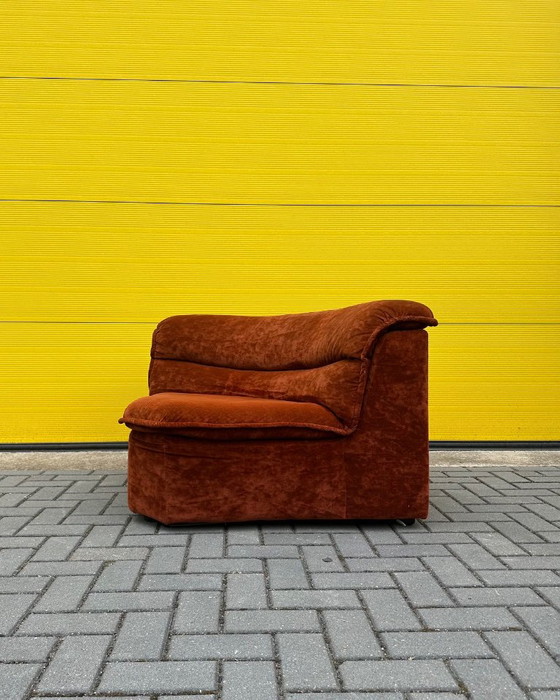 Fauteuil d'angle vintage en velours rouge-brun, Années 70 (photo 18 sur 20)