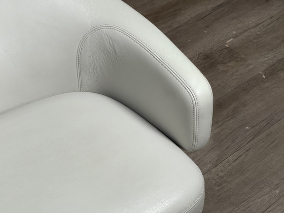 Image 1 of Vitra Grand Repos