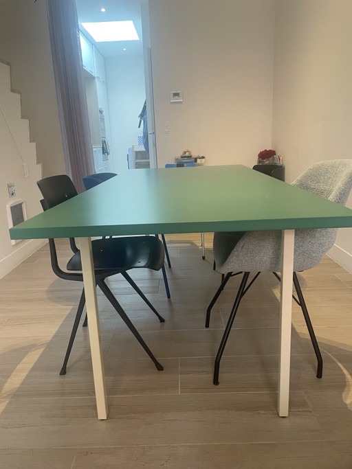 Two color table - Hay & Muller van Severen