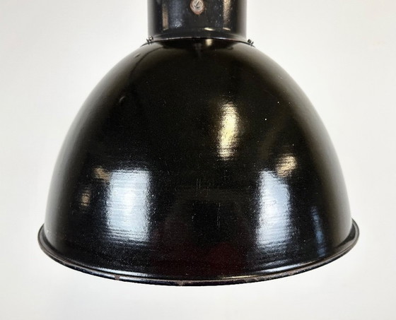 Image 1 of Lampada a sospensione in smalto nero Bauhaus industriale, anni '30