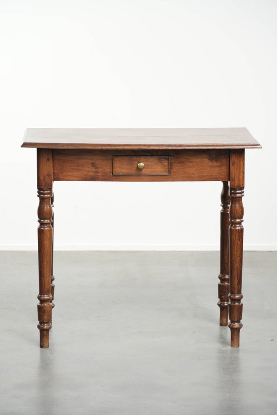 Image 1 of Antique English oak side table/hall/corridor table from the early 19th century with a beautiful appearance.