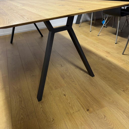 Remo – Bert Plantagie, eettafels (photo 2 of 3)