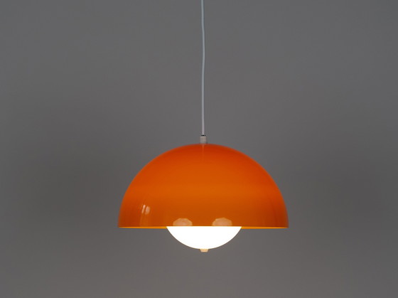 Image 1 of Coppia di 2 lampade a sospensione di epoca spaziale degli anni '70