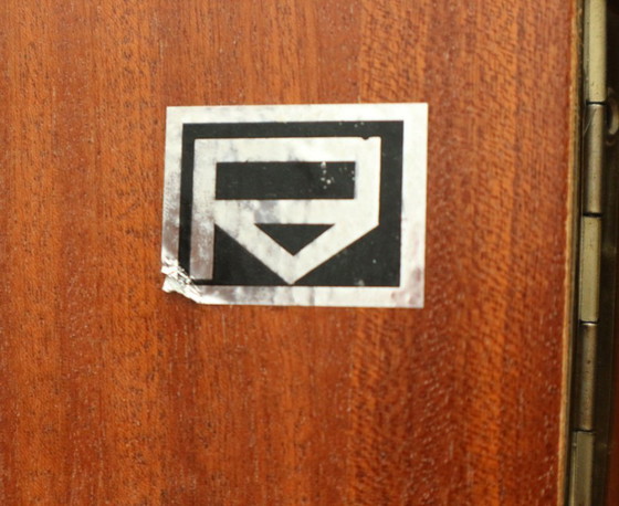 Image 1 of Vintage Belgisch design 3-deurs kledingkast gemaakt in de jaren ’60