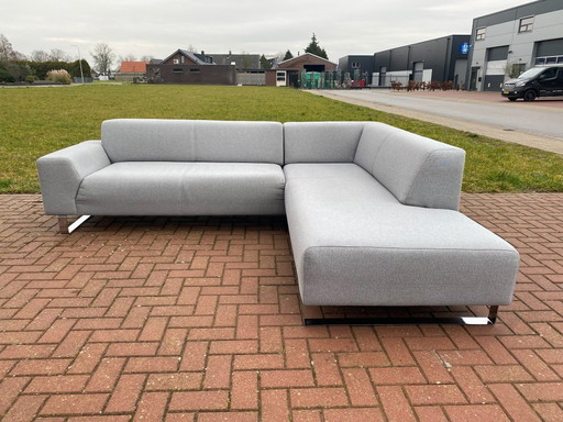 Sofá esquinero Montel de tela gris: un espacio amplio y cómodo, moderno y elegante, con entrega gratuita.
