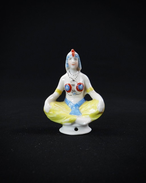 Orientalist Salammbô half-doll in Thuringian porcelain half-figure, early 20th century