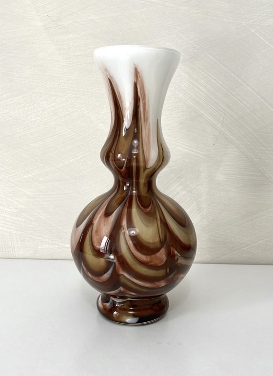 Image 1 of Vaso vintage in opalino di Murano marrone e bianco degli anni '70
