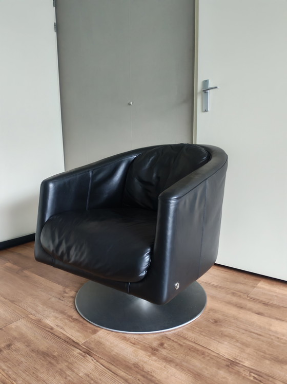 Image 1 of 2 sillones giratorios de piel Natuzzi