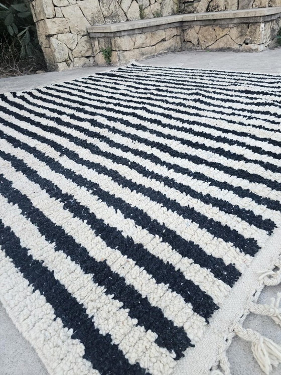 Image 1 of Tapis marocain artisanal décoré 250cmx300cm 