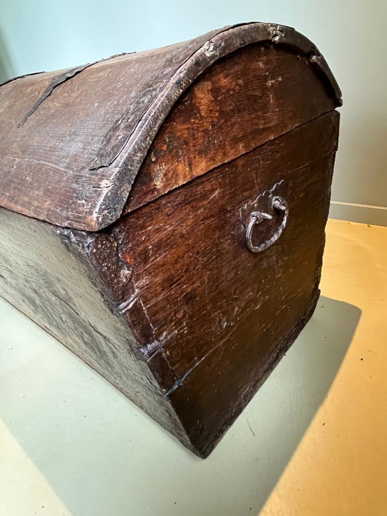 Image 1 of Cofre barroco antiguo - siglo XVIII