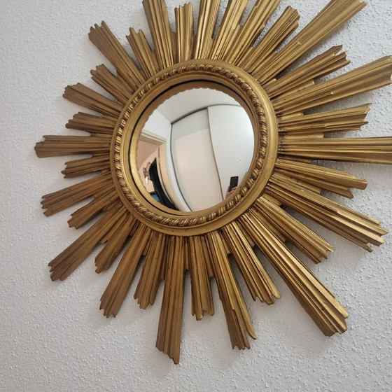 Image 1 of Grote spiegel met zonnestralenmotief, gouden heksenoog, vintage