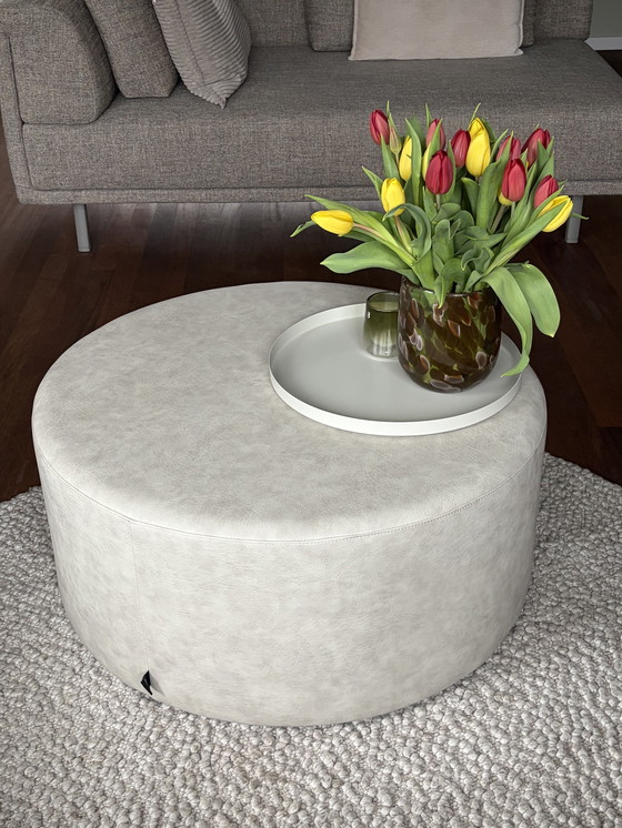 Image 1 of Houf aus genarbtem, grauem Leder, 80 cm