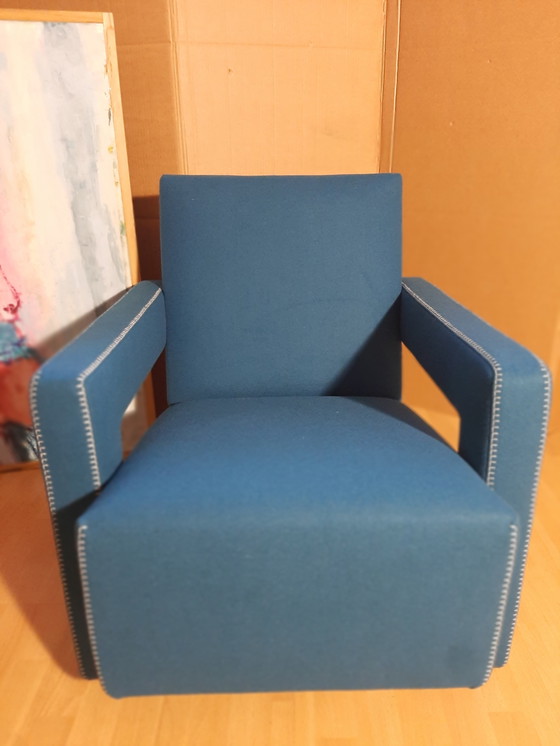 Image 1 of Cassina Utrecht 637, nueva, nunca usada, en tela de lana azul petróleo (serie 13L), costuras de caballo