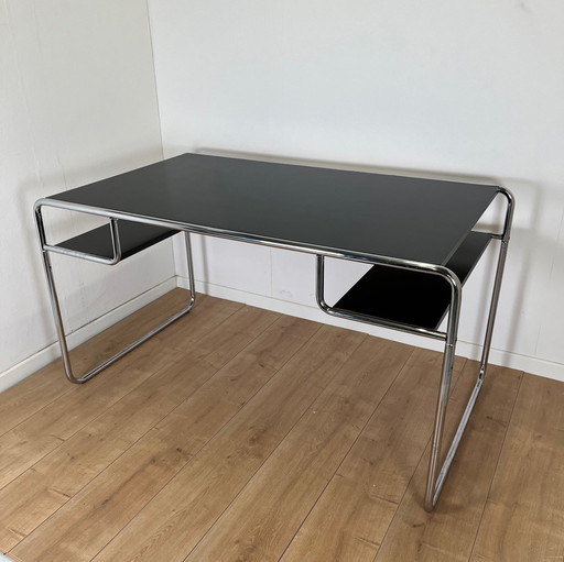 Bureau de style Bauhaus en acier tubulaire et plateau en bois laqué noir, 1980