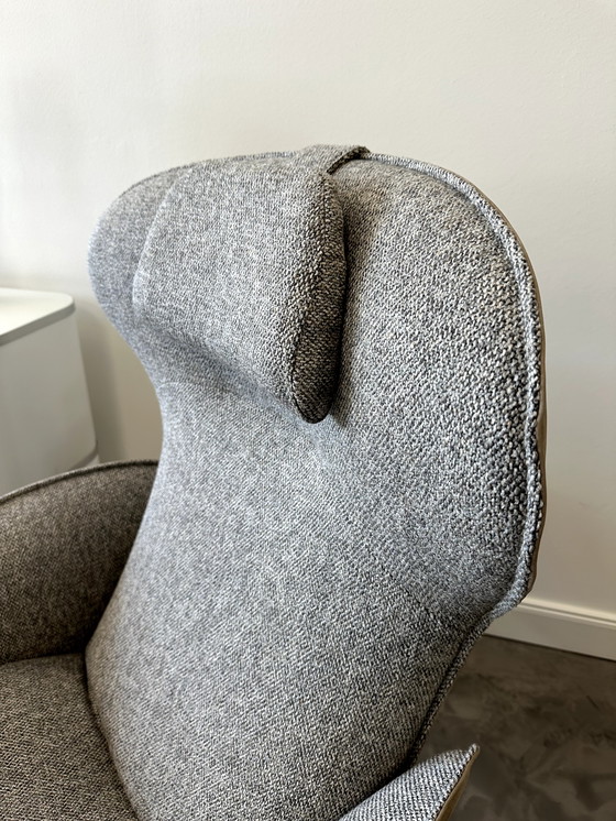 Image 1 of Poltrona Jori con sgabello incluso