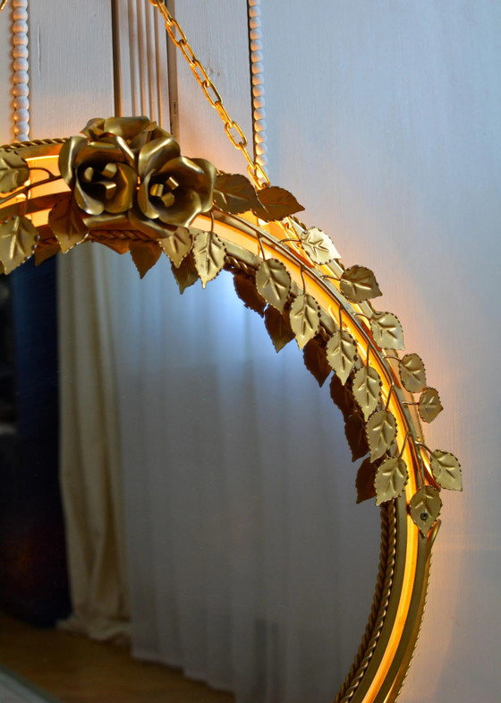 Vintage Hollywood Regency Verlichte Rozen Spiegel, Verguld Metaal, Jaren 60 – Metal, Gold, Italian Design (photo 5 of 6)