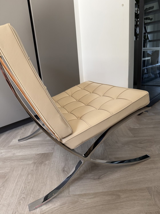 Knoll Barcelona Stoel – Stoelen / fauteuils, Leather, Metal (photo 5 of 15)