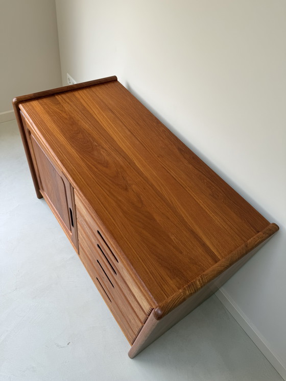 Image 1 of Mobile vintage in legno massello Dyrlund