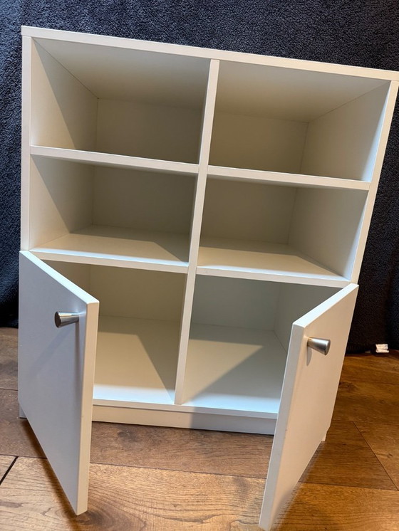 Image 1 of Vitrine robuste fabriquée à la main