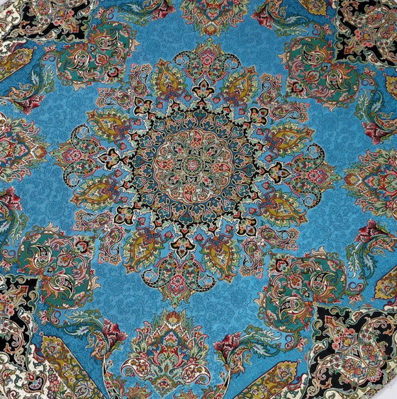 Image 1 of Oosters handgemaakt tafelkleed, zeer fijn vervaardigd uit zijden draden, 100 x 100 cm