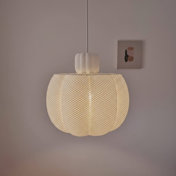 Image 1 of Modern hanging lamp in good condition.