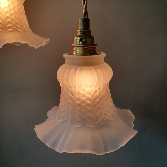 Set di lampade a sospensione vintage antiche in vetro satinato. – Metal (photo 14 of 18)